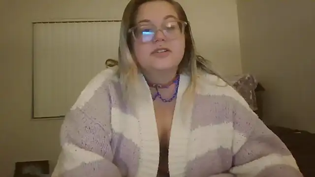 HoneyBear19 online show from 02-24-25, 07:55