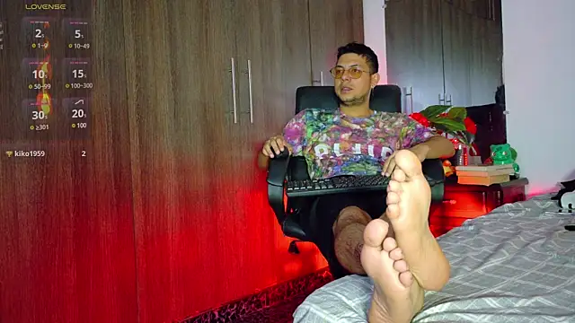 Snapshot of Nymphobuddies chatting on 01-26-25, 10:46 Nymphobuddies online show from 01-26-25, 10:46