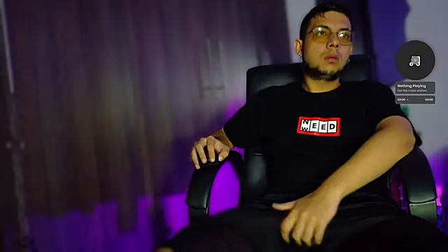 Snapshot of Nymphobuddies chatting on 02-28-25, 03:26 Nymphobuddies online show from 02-28-25, 03:26