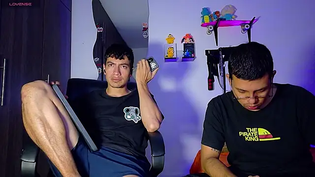 Snapshot of Nymphobuddies chatting on 09-23-25, 01:19 Nymphobuddies online show from 09-23-25, 01:19