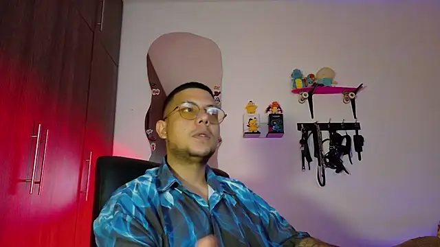 Snapshot of Nymphobuddies chatting on 11-09-25, 02:15 Nymphobuddies online show from 11-09-25, 02:15