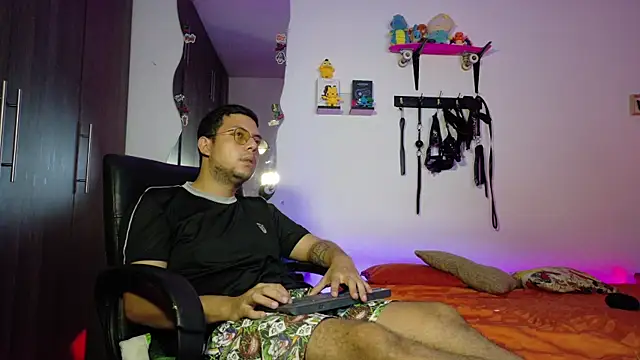 Nymphobuddies online show from 01-19-26, 12:36