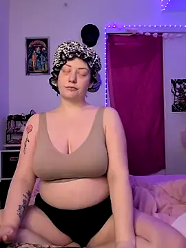 Twitchtheclownn online show from 03-17-26, 07:39