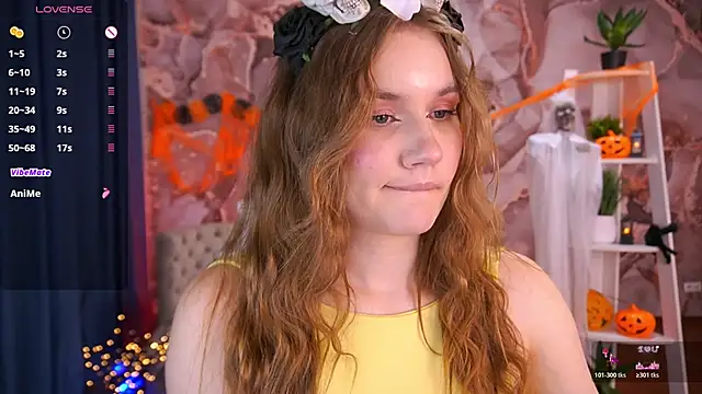 FoxyyKate online show from 10-31-25, 03:35