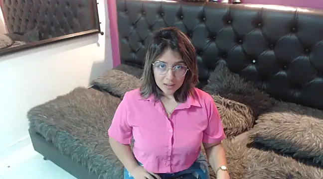 Pandoracherry online show from 12-19-24, 02:01