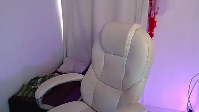 Xileny-Halliwey online show from 11-10-25, 07:57