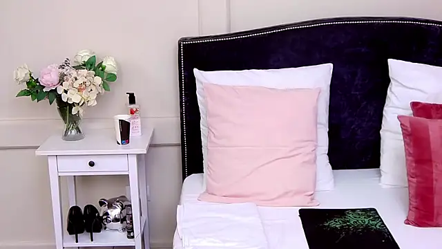 KatyNolan online show from 02-21-25, 03:12