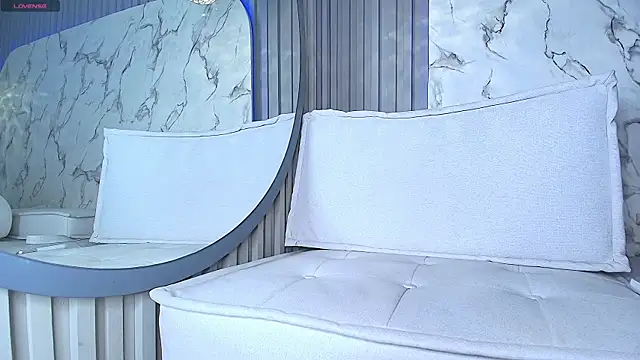 Franchesca De Luca online show from 03-21-25, 03:44