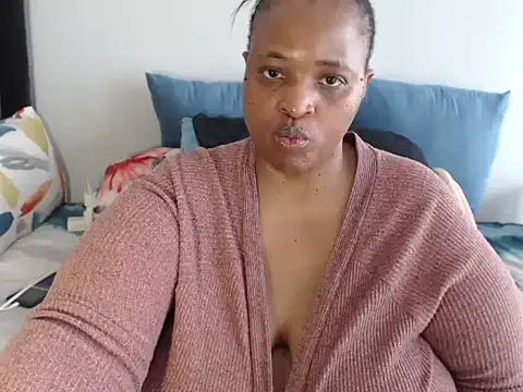 Snapshot of BootyDiva5 chatting on 11-10-25, 08:35 BootyDiva5 online show from 11-10-25, 08:35