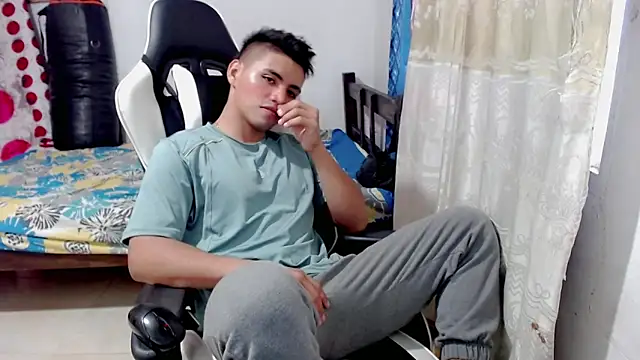 Snapshot of danilo302209 chatting on 01-21-25, 05:20 danilo302209 online show from 01-21-25, 05:20