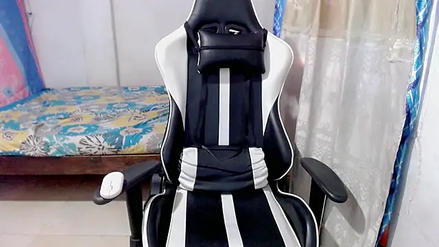 Snapshot of danilo302209 chatting on 02-04-25, 04:29 danilo302209 online show from 02-04-25, 04:29