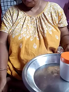 Snapshot of Hotty-rumi chatting on 10-23-25, 05:01 Hotty-rumi online show from 10-23-25, 05:01