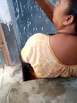 Snapshot of Hotty-rumi chatting on 10-28-25, 05:44 Hotty-rumi online show from 10-28-25, 05:44