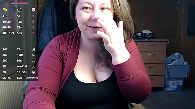 Snapshot of KasiaPrivat chatting on 02-26-25, 06:58 KasiaPrivat online show from 02-26-25, 06:58