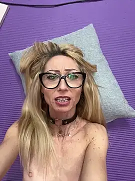 Snapshot of harleyejoker1 chatting on 12-22-24, 02:17 harleyejoker1 online show from 12-22-24, 02:17