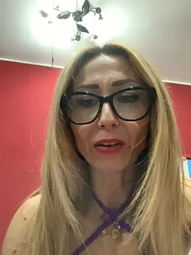 Snapshot of harleyejoker1 chatting on 01-05-25, 02:06 harleyejoker1 online show from 01-05-25, 02:06