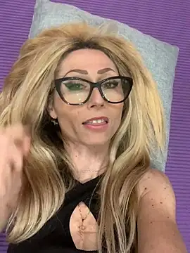 Snapshot of harleyejoker1 chatting on 01-24-25, 04:49 harleyejoker1 online show from 01-24-25, 04:49