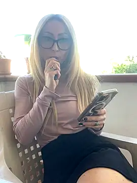 Snapshot of harleyejoker1 chatting on 10-10-25, 10:03 harleyejoker1 online show from 10-10-25, 10:03