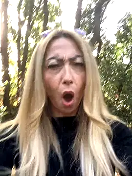 Snapshot of harleyejoker1 chatting on 10-24-25, 09:17 harleyejoker1 online show from 10-24-25, 09:17