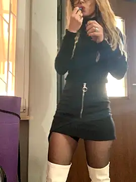 Snapshot of harleyejoker1 chatting on 12-02-25, 11:04 harleyejoker1 online show from 12-02-25, 11:04