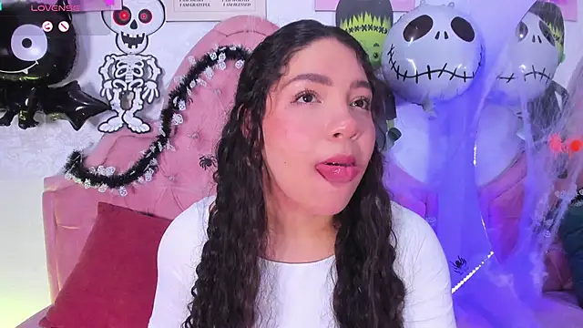 amandalee01 online show from 10-15-25, 07:36