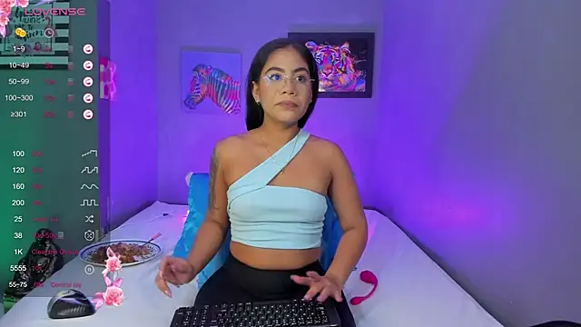 Snapshot of PammelaRoss1 chatting on 02-19-26, 06:04 PammelaRoss1 online show from 02-19-26, 06:04