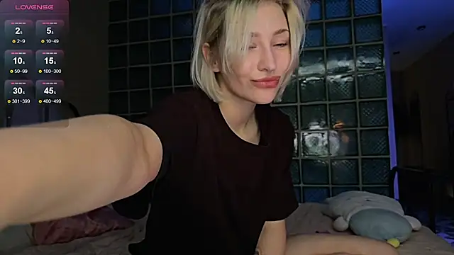 Snapshot of alexa_novak chatting on 06-13-26, 02:53 alexa novak online show from 06-13-26, 02:53
