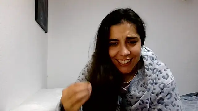 Ursumi1 online show from 12-14-25, 04:12