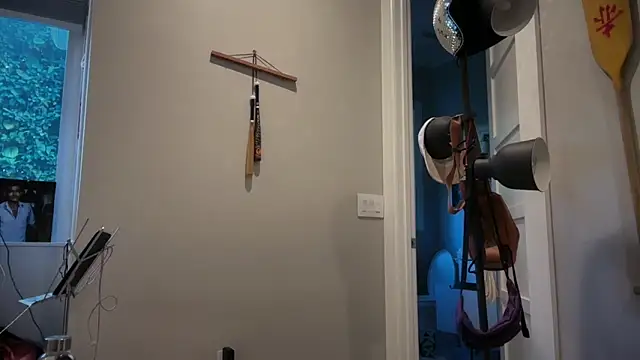 Snapshot of 69woodinson chatting on 10-28-25, 08:22 69woodinson online show from 10-28-25, 08:22