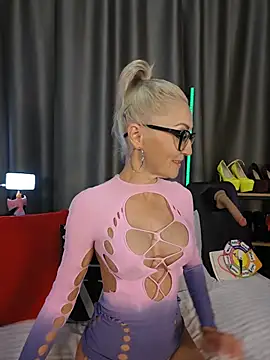 Snapshot of Milforja chatting on 07-19-26, 05:16 Milforja online show from 07-19-26, 05:16