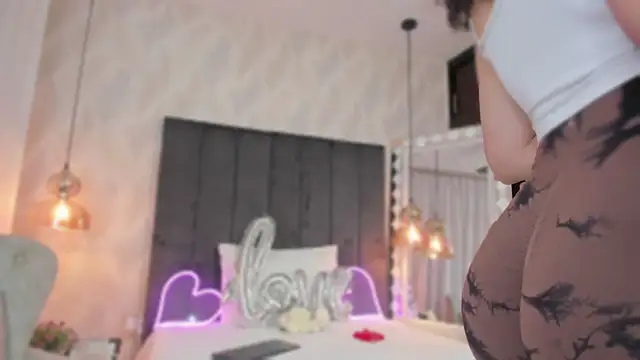 SHARONN     online show from 02-14-25, 03:33