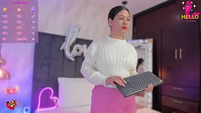 SHARONN     online show from 02-18-25, 03:10