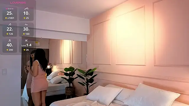 SHARONN     online show from 10-15-25, 04:12