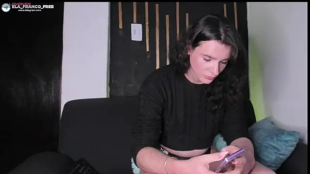 Snapshot of elafranco_ chatting on 01-18-25, 02:58 elafranco online show from 01-18-25, 02:58