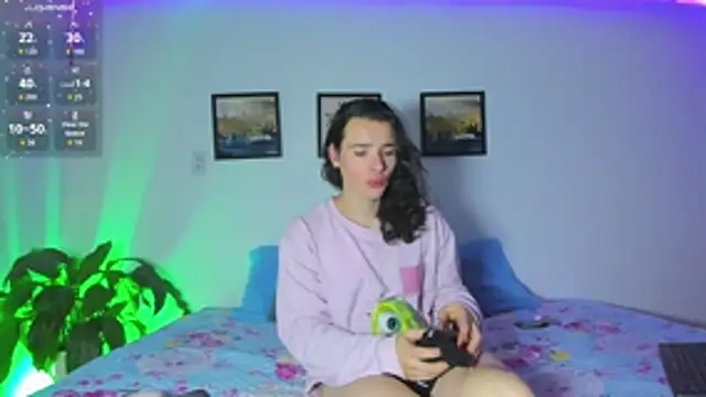 Snapshot of elafranco_ chatting on 11-21-25, 04:44 elafranco online show from 11-21-25, 04:44