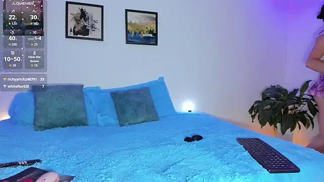 elafranco  online show from 12-20-25, 04:08