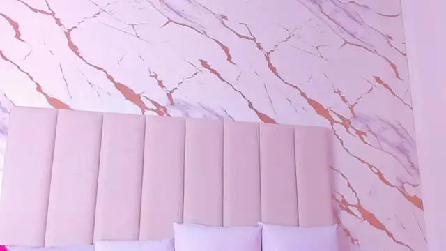 aggy castel online show from 04-29-26, 04:33