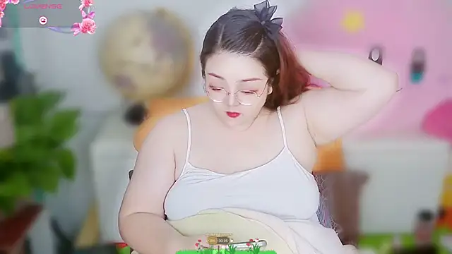 Weiwei5200 online show from 11-08-25, 02:17