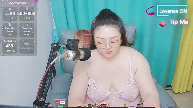 Weiwei5200 online show from 05-24-26, 02:05