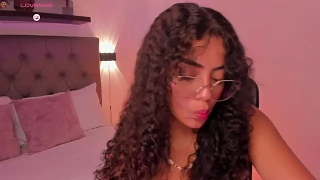 yaya23x online show from 12-16-25, 01:27