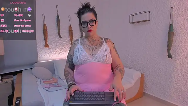 poisson ivy online show from 02-11-25, 04:22