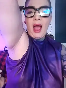 poisson ivy online show from 10-20-25, 03:18