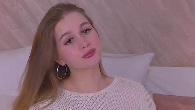 EllieHayes online show from 12-26-24, 02:59