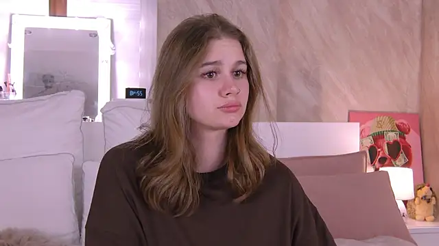 EllieHayes online show from 10-18-25, 07:47