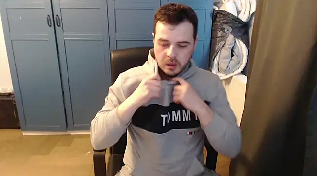 CuteMan33 online show from 03-05-25, 02:12