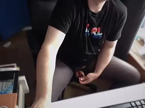 CuteMan33 online show from 10-31-25, 10:27