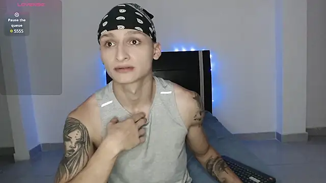 arthurphoenix  online show from 12-21-24, 04:19