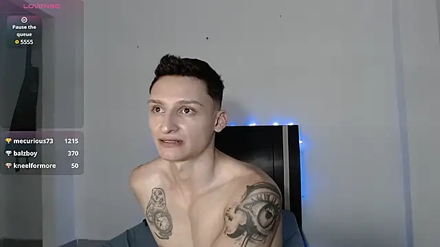 arthurphoenix  online show from 12-24-24, 10:33