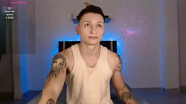 arthurphoenix  online show from 01-04-25, 02:56