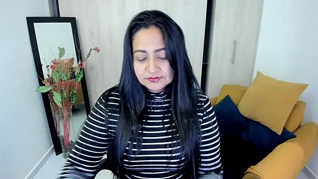 Snapshot of Adele_Sweett chatting on 05-08-26, 12:21 Adele Sweett online show from 05-08-26, 12:21